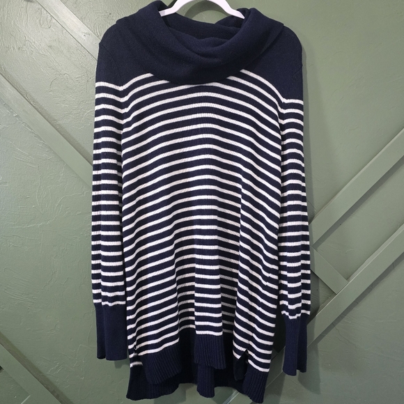 Lauren Ralph Lauren Navy and‎ White Striped Sweater - Picture 1 of 4